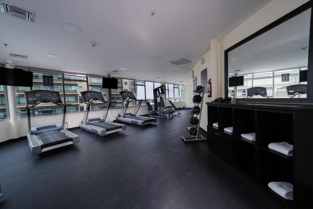 Tryp By Wyndham Guayaquil Airport Hotel Exterior photo The gym at the hotel