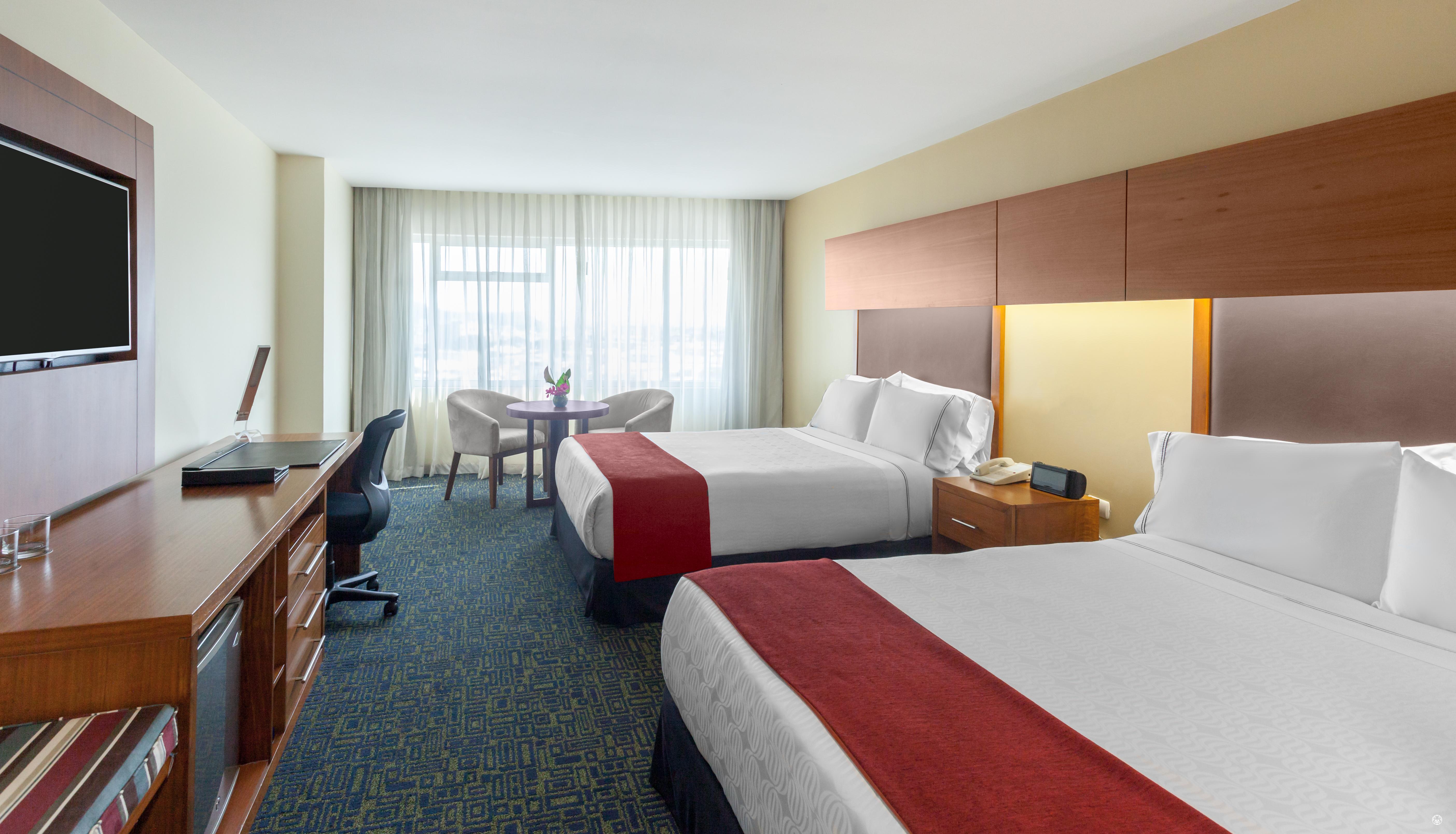 Tryp By Wyndham Guayaquil Airport Hotel Exterior photo A typical guest room at the Embassy Suites