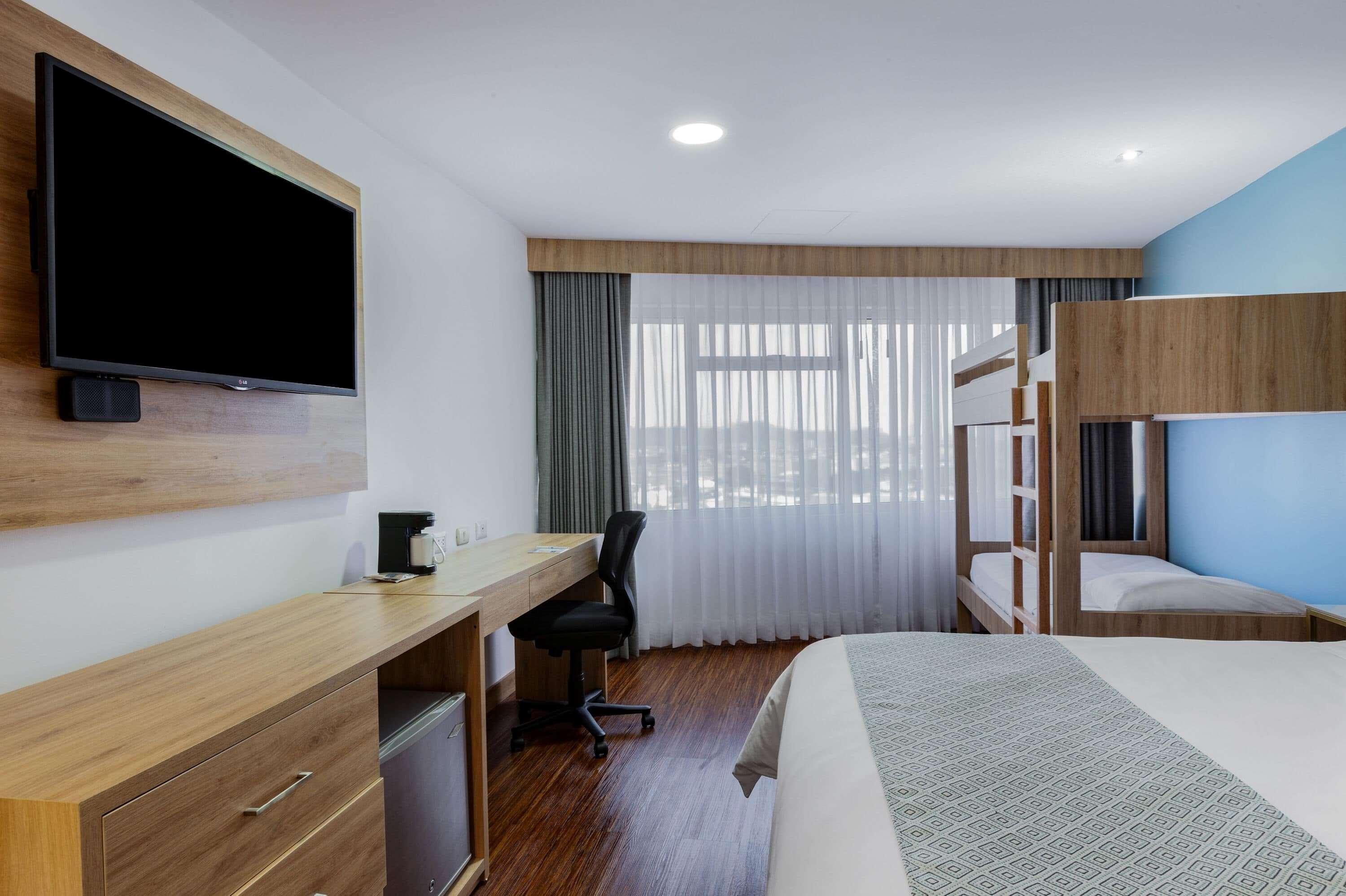 Tryp By Wyndham Guayaquil Airport Hotel Exterior photo Family room