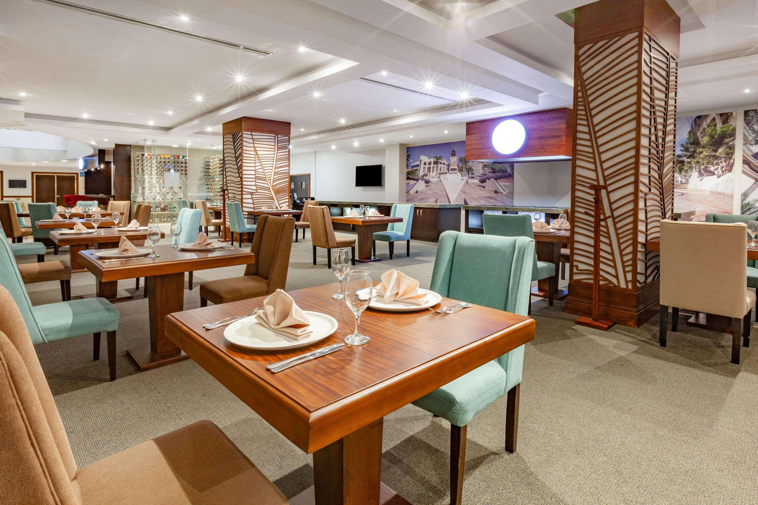 Tryp By Wyndham Guayaquil Airport Hotel Exterior photo The restaurant