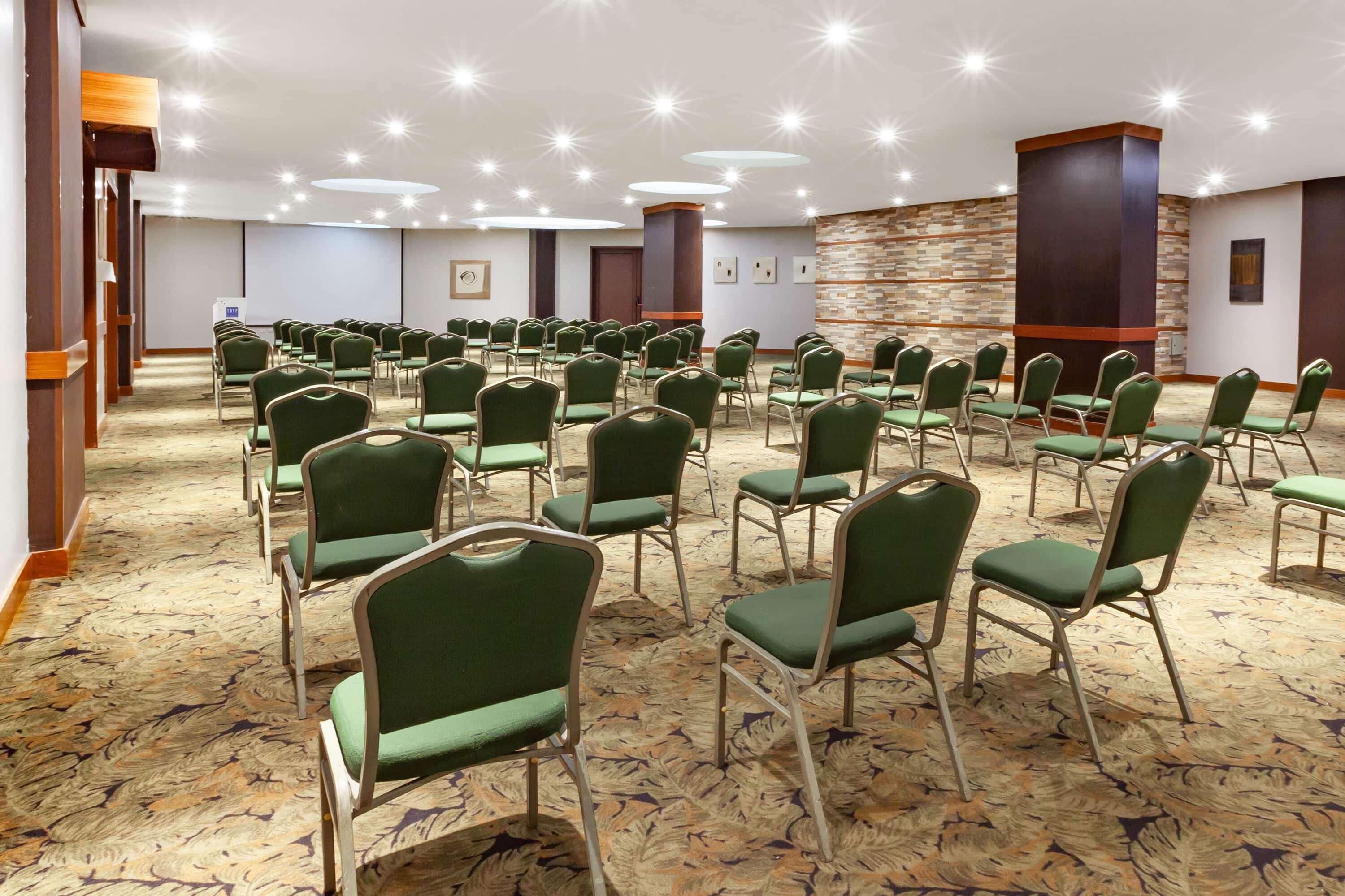 Tryp By Wyndham Guayaquil Airport Hotel Exterior photo Meeting room