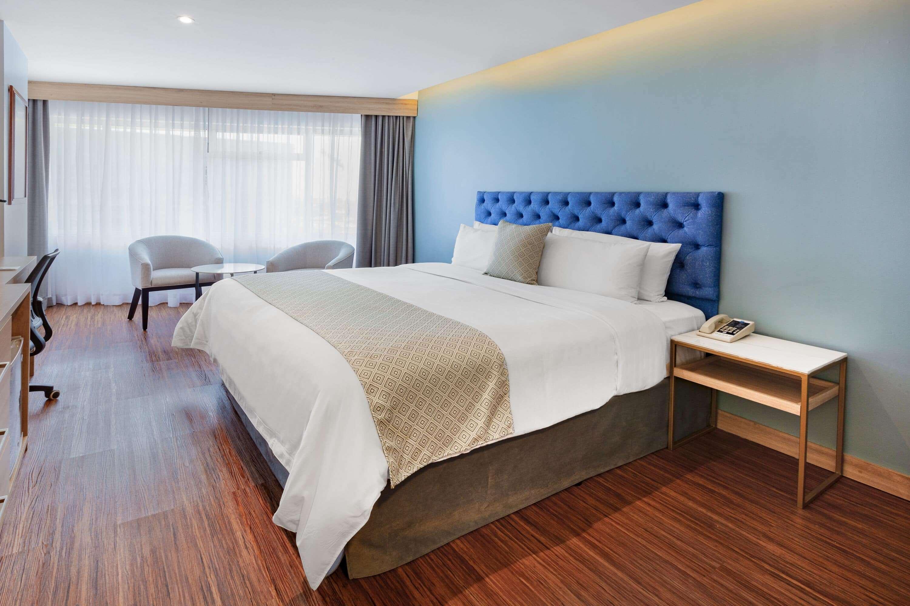 Tryp By Wyndham Guayaquil Airport Hotel Exterior photo Deluxe Room