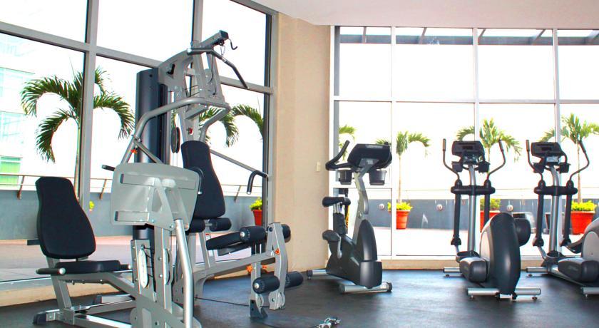 Tryp By Wyndham Guayaquil Airport Hotel Exterior photo A gym in a hotel