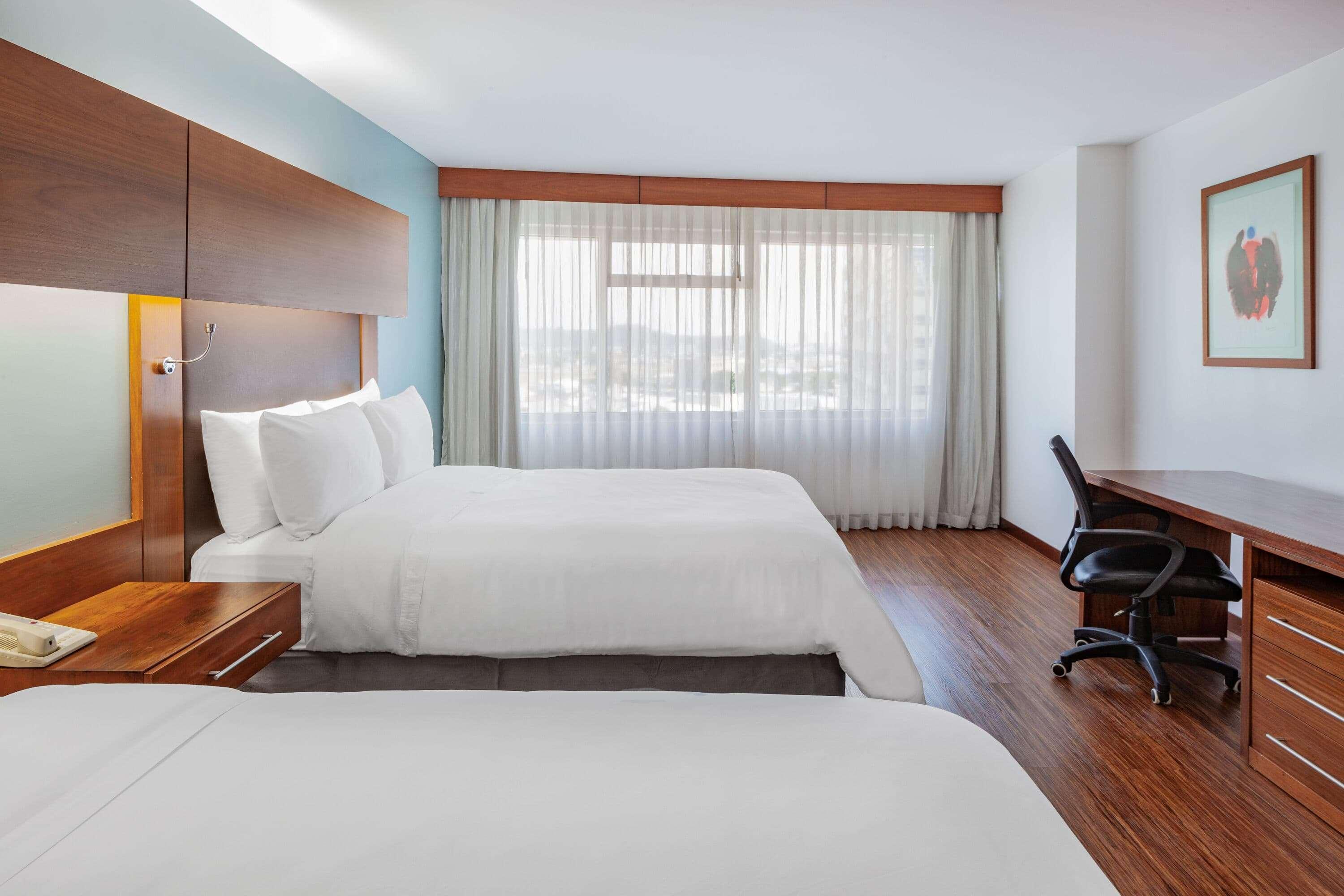 Tryp By Wyndham Guayaquil Airport Hotel Exterior photo A typical room at the hotel