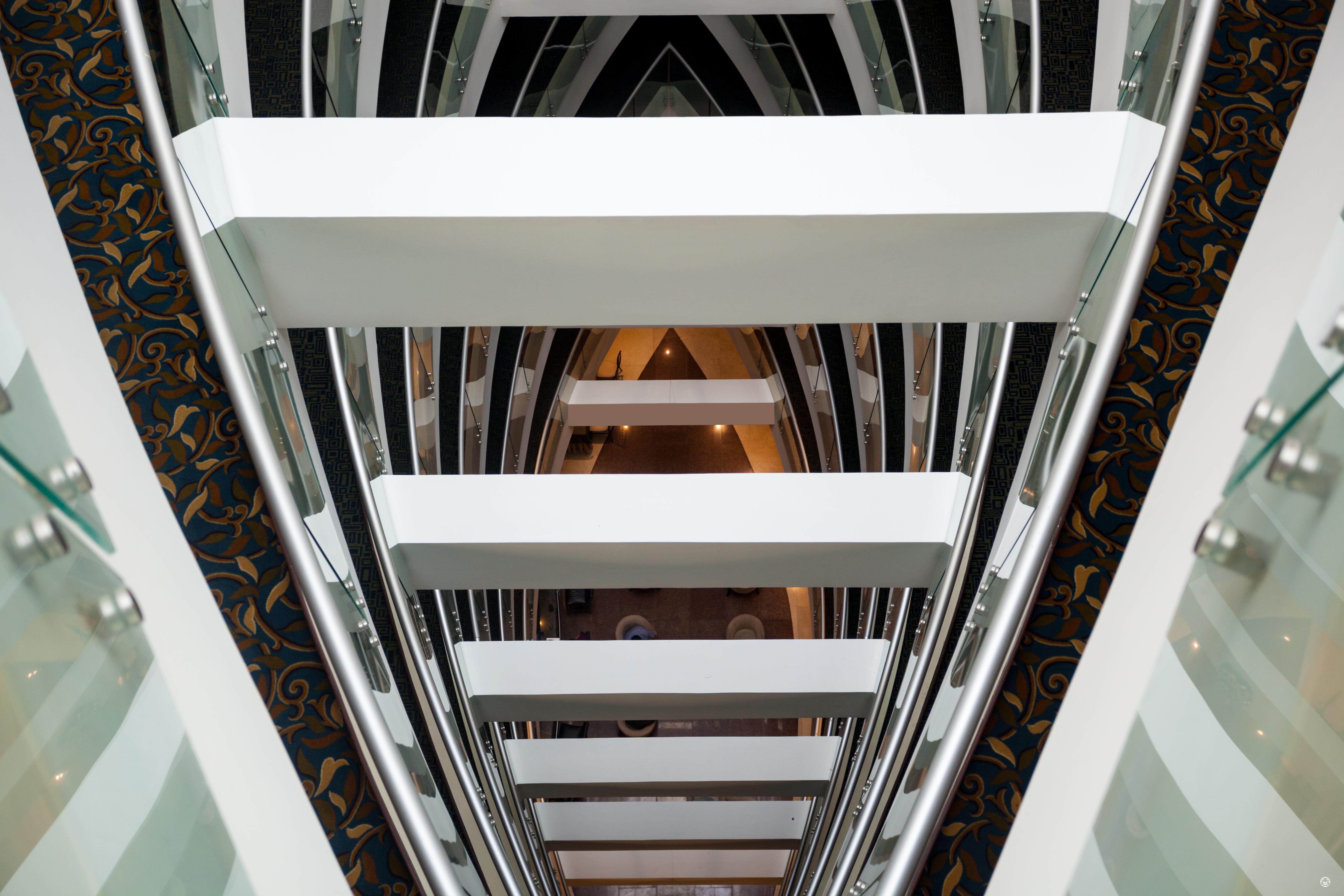 Tryp By Wyndham Guayaquil Airport Hotel Exterior photo The staircase