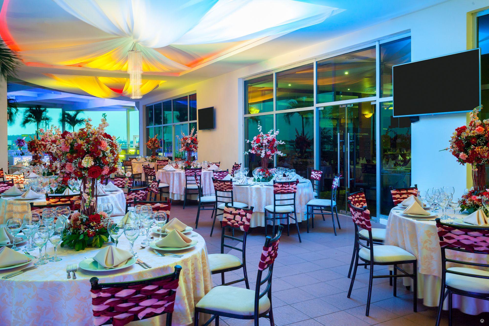Tryp By Wyndham Guayaquil Airport Hotel Exterior photo The interior of the ballroom