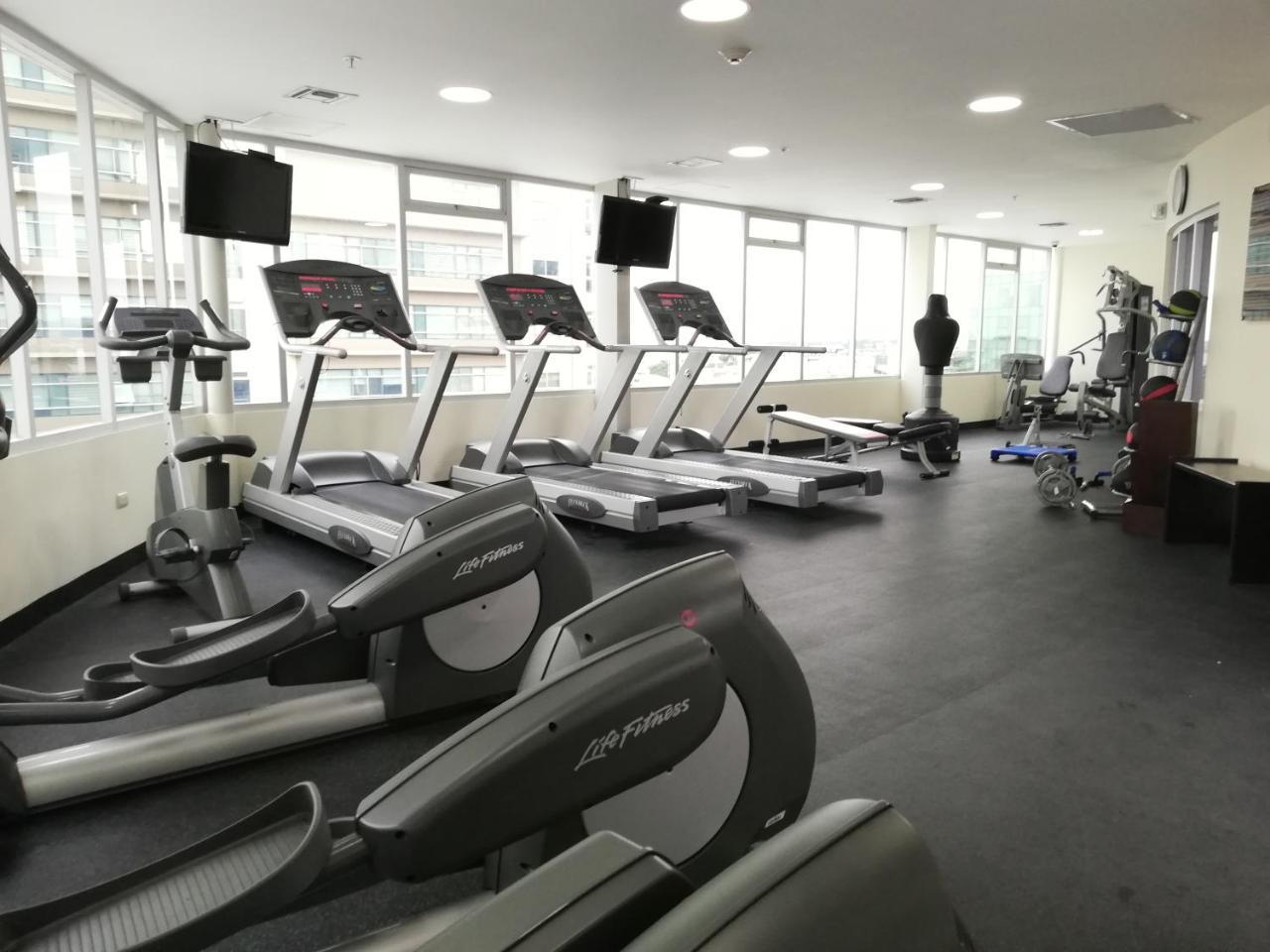 Tryp By Wyndham Guayaquil Airport Hotel Exterior photo The gym at the University of East London