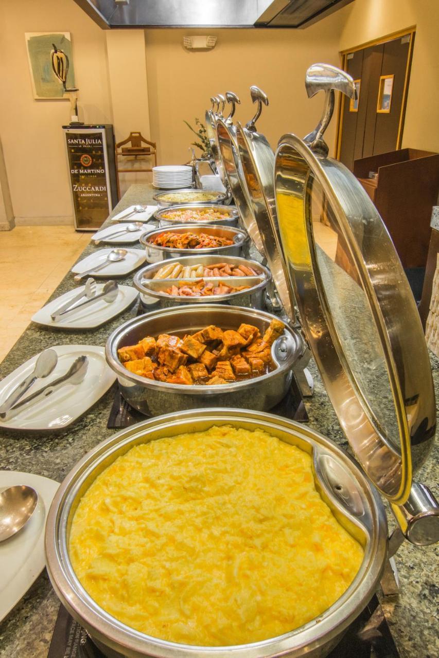 Tryp By Wyndham Guayaquil Airport Hotel Exterior photo A chafing dish with food